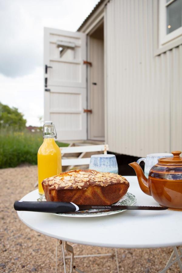Romantic Secluded Shepherd Hut Hares Rest Southwick  Екстериор снимка