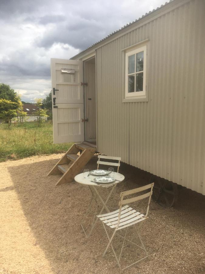 Romantic Secluded Shepherd Hut Hares Rest Southwick  Екстериор снимка