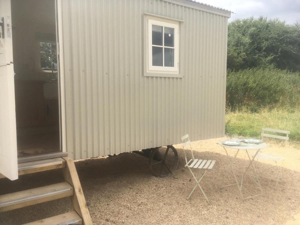 Romantic Secluded Shepherd Hut Hares Rest Southwick  Екстериор снимка